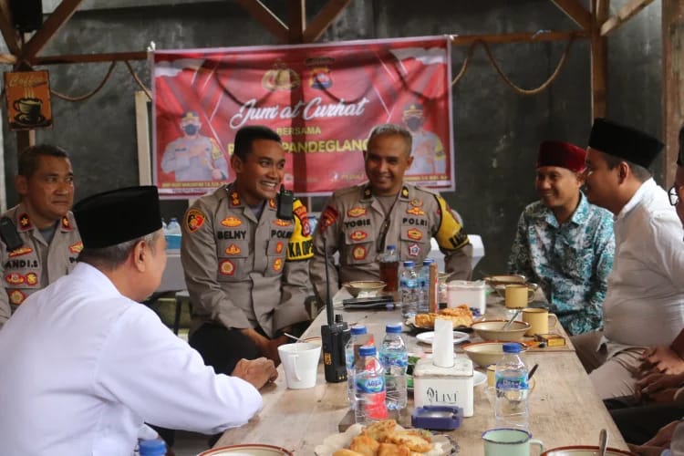 Jumat Curhat, Kapolres Pandeglang Jalin Silaturahmi dengan DKM se-Kecamatan Pandeglang