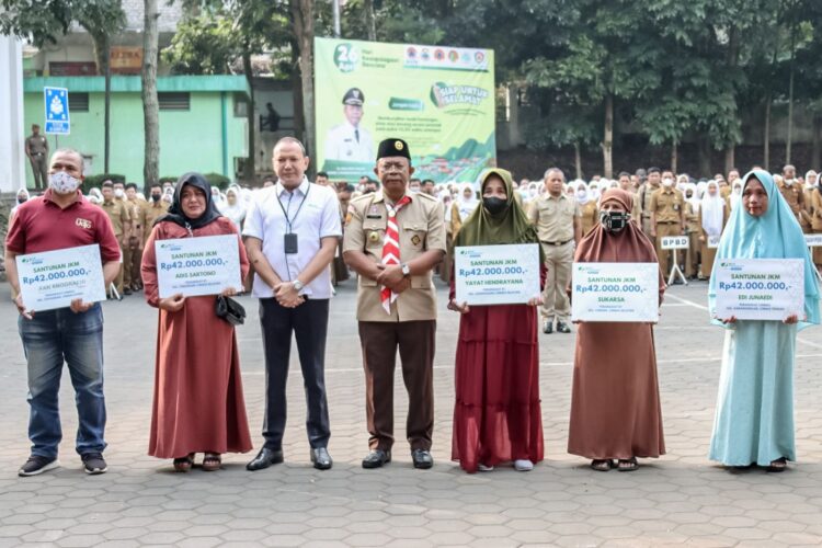 Pemkot Cimahi Serahkan Santunan Kematian Rp 42 Juta Kepada Ahli Waris Petugas Linmas, Ketua RT-RW dan LPM Yang Meninggal Dunia
