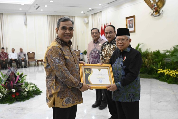 Gerindra Terima Penghargaan Partai Paling Informatif dari Wakil Presiden